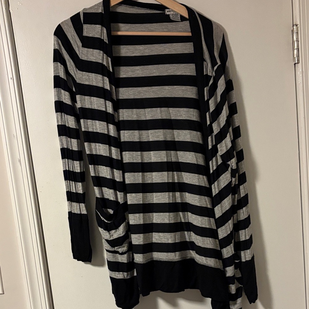 Striped cardigan with pockets